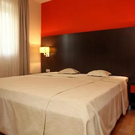 Garbin 711 Marina Apartment